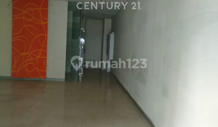 Dijual Ruko di Moi 4Lantai Lokasi Bagus Hadap Jalan Raya.