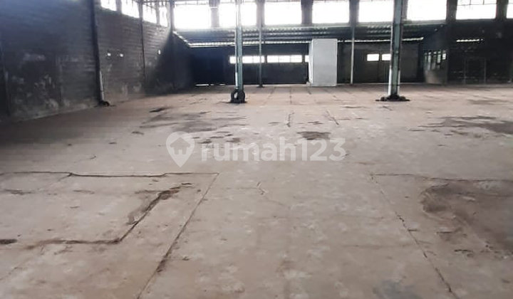 Warehouse With Large Land in Pulogadung Industrial Area, East Jakarta