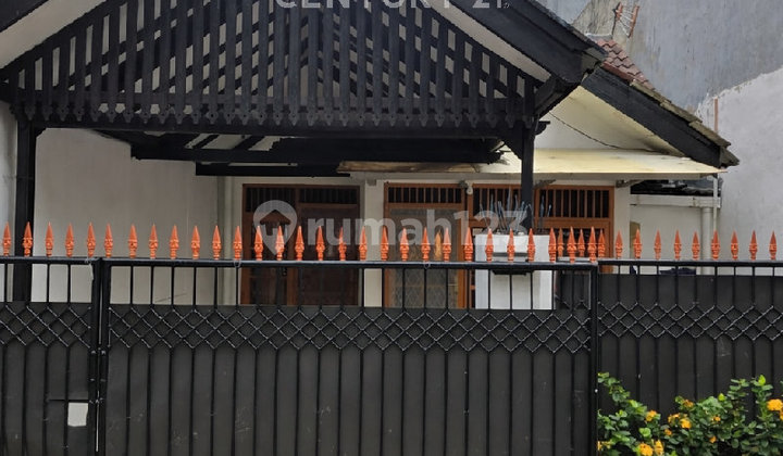 Disewakan Rumah di Pegangsaan Dua, Kelapa Gading Disewakan Rumah di Pegangsaan Dua, Kelapa Gading