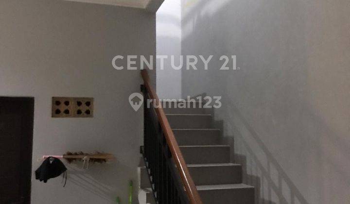 Rumah Cantik 3 Lantai Di Pulo Asem, Jakarta Timur 2