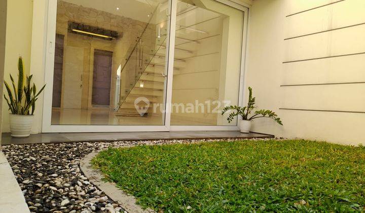 Dijual Rumah 2 Lantai Di Pleburan 2