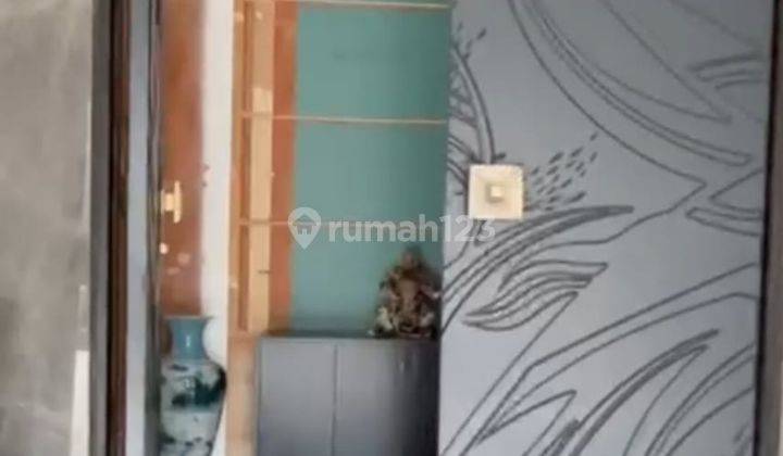 Rumah Bagus 3 Lantai Siap Pakai di Semarang Atas 2