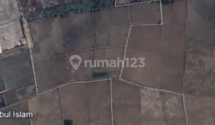 Strategic Spacious Land Suitable for Business in Cikarang Strategic Spacious Land Suitable for Business in Cikarang