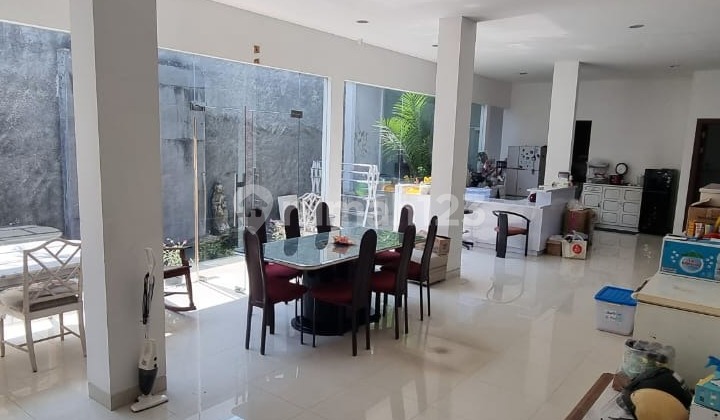 Rumah Luas Strategis Siap Huni di Bukit Sari 2