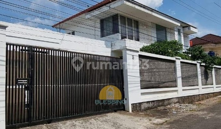 Rumah Luas Strategis Siap Huni di Bukit Sari 1