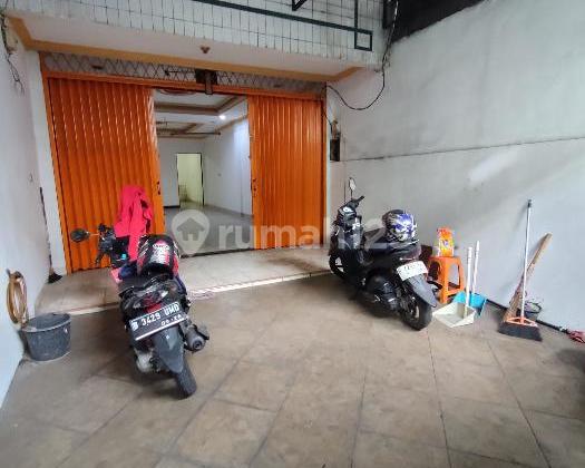 Strategic 3-Storey Shop House in Jelambar, West Jakarta - Suitable for Business Strategic 3-Storey Shop House in Jelambar, West Jakarta - Suitable for Business
