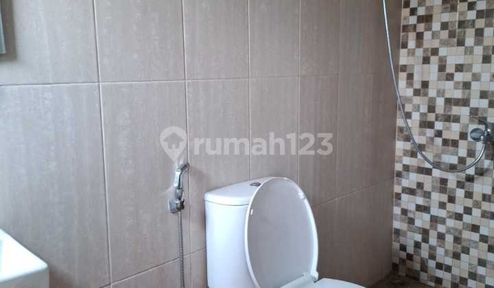 Disewakan Rumah Modern Berlokasi Strategis di Cluster JGC Jakarta Timur 2