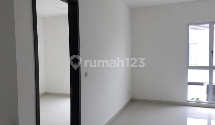 For Rent: Good, Ready to Occupy Palm Spring House in JGC Cakung, East Jakarta 2