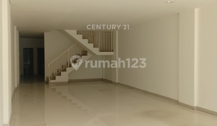 5-Storey Ruko Strategically Located on Jl. Pemuda, East Jakarta - Suitable for Offices 2