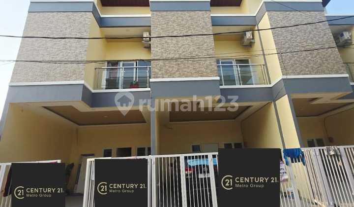 Dijual Rumah Modern Berlokasi Strategis di Harapan Indah Bekasi