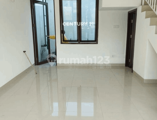 Strategic Shop House in JGC Cakung with Complete Facilities and Premium Location Strategic Shop House in JGC Cakung with Complete Facilities and Premium Location