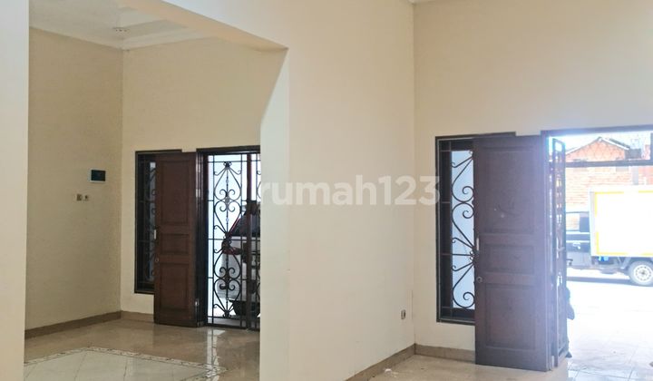 3-Story Connected Shophouse Fully Renovated &amp; Business Ready in Jelambar Utama, West Jakarta