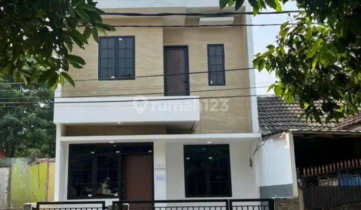 Rumah 2.5 Lantai Full Granit 10 Menit Dari Akses Tol 1