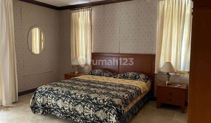 Rumah Besar Mewah di Gatot Subroto Dekat Hotel Kartika Chandra 8