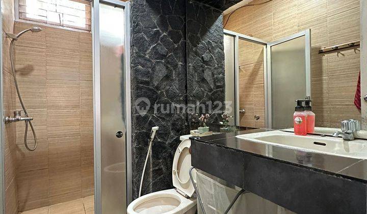 Rumah Apik Satu Lantai Dalam Komplek 10