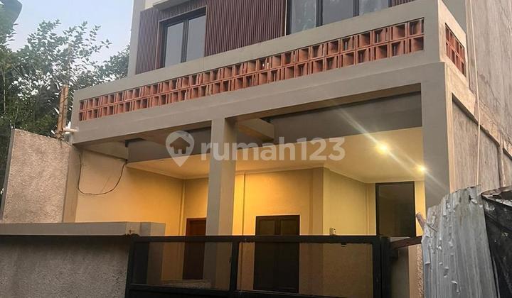 Small House in Poncol Cirendeu Area 2