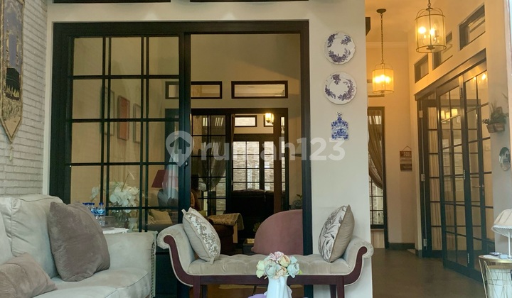 Beautiful House in Griya Loka 2