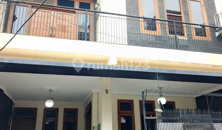 Dikontrakan Rumah Full Furnish di Rawamangun Dekat Tiptop Tahunan, Bangunan 2.5 Lantai Dekat Tiptop