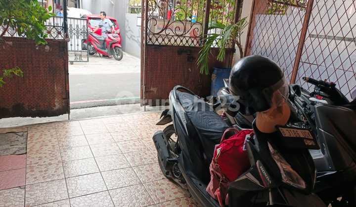 Dijual Rumah Murah Akses Mobil di  Luas 2 Lantai di Kelurahan Sumur Batu di Serdang - Kemayoran 2