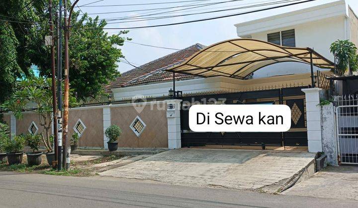 Disewakan Rumah Cantik Dan Luas Siap Huni Di Kayu Putih  1