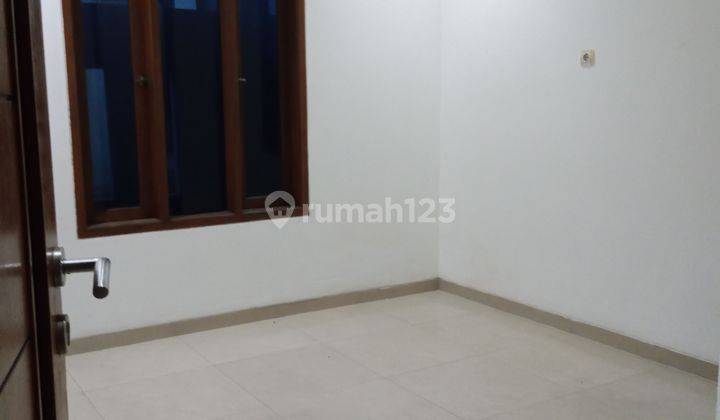 Rumah 3 Lantai di Rawamangun dekat Bea Cukai Siap Huni Kamar 3+1 2