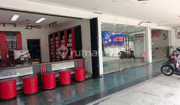 For Rent: 3 Adjoined Shop Houses Ready to Occupy in Condet, East Jakarta For Rent: 3 Adjoined Shop Houses Ready to Occupy in Condet, East Jakarta