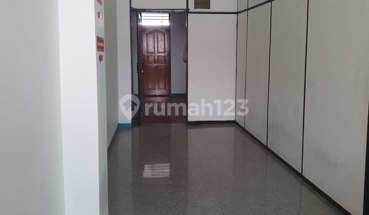 Ruko Gandeng Disewakan - Jembatan Lima (Pinggir Jalan Raya, Ex Office)