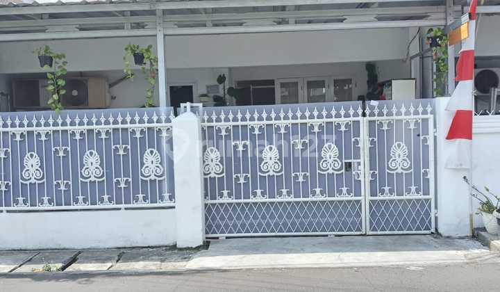 House for sale in Rawamangun, Jati, Pulo Gadung, East Jakarta, near the Pertamina complex. House for sale in Rawamangun, Jati, Pulo Gadung, East Jakarta, near the Pertamina complex.