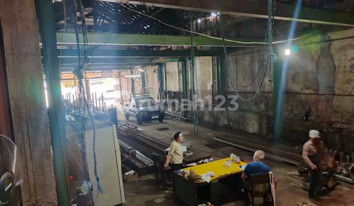 For Rent: Former Hardware and Bolt Store Warehouse in Bukit Duri, Tebet For Rent: Former Hardware and Bolt Store Warehouse in Bukit Duri, Tebet
