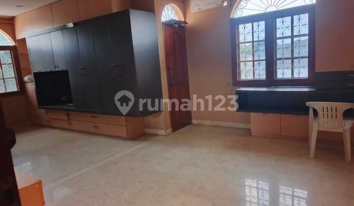 For Rent: 2-Story Building by the Road in Kayu Putih, East Jakarta