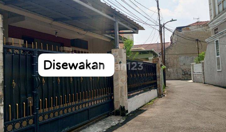 Disewakan Rumah 2 Lantai Bagus Shm Di Rawamangun, Jakarta Timur  1