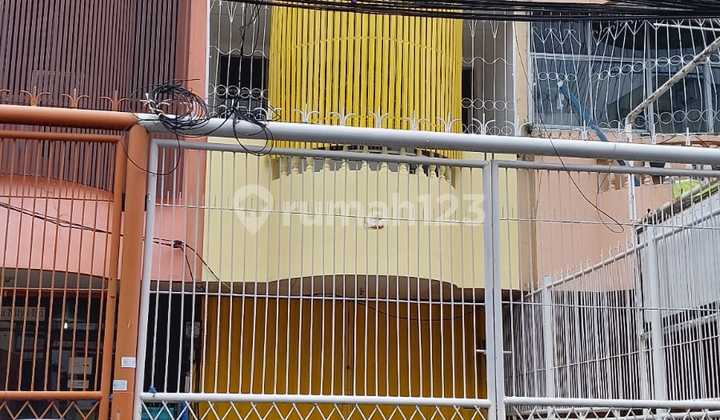 For Rent: 3.5-Story Shop House in Senin Gunung Sahari, Central Jakarta