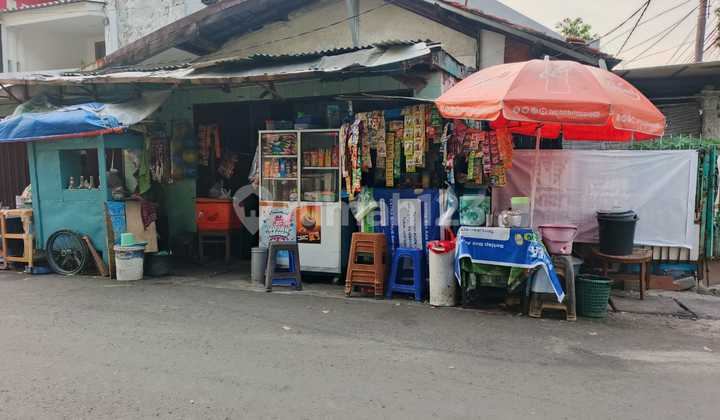 Old Spacious House for Sale in Kayu Putih Kampung Ambon with Good Access