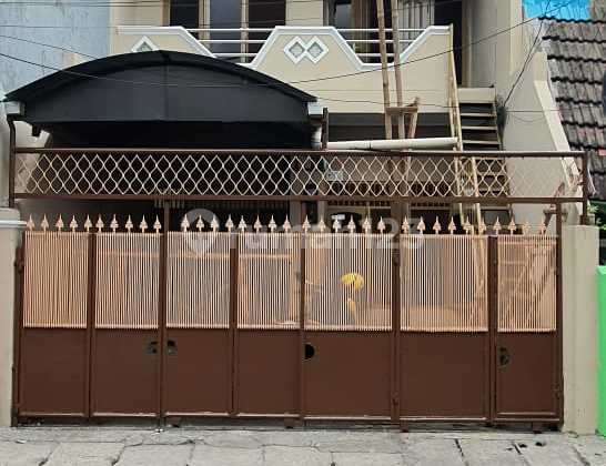 Di Sewakan Rumah 2 lantai di Jl. Cempaka Putih Raya Di Sewakan Rumah 2 lantai di Jl. Cempaka Putih Raya