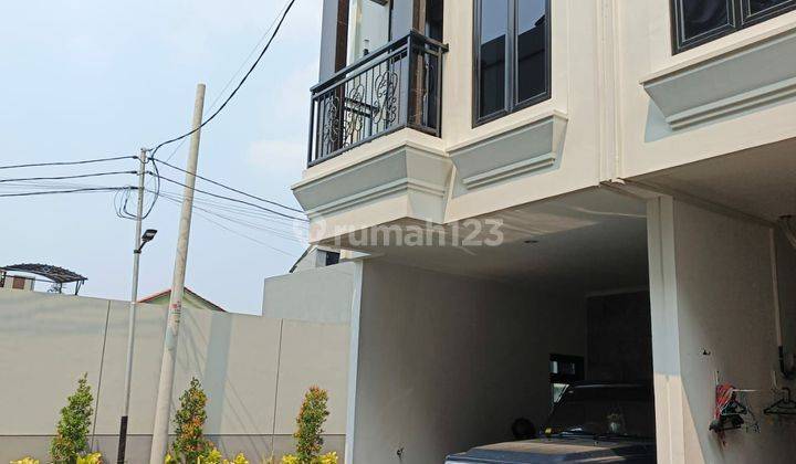 Disewakan Rumah 3 Lantai Baru Di Cluster Cipinang Muara  2