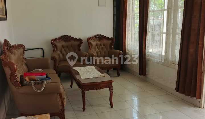 Disewakan Rumah di Rawamangun Bisa Kosongan atau Bisa Juga Furnished Posisi Hoek Disewakan Rumah di Rawamangun Bisa Kosongan atau Bisa Juga Furnished Posisi Hoek