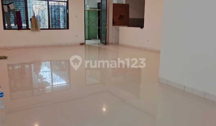 Disewakan Rumah Kayu Putih Jakarta Timur 2