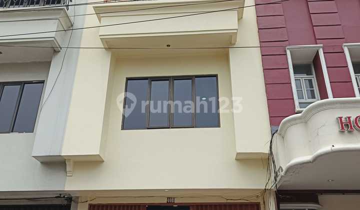 Disewakan Ruko 3.5 Lantai di Taman Solo Cempaka Putih Spesifikasi Cempaka Putih