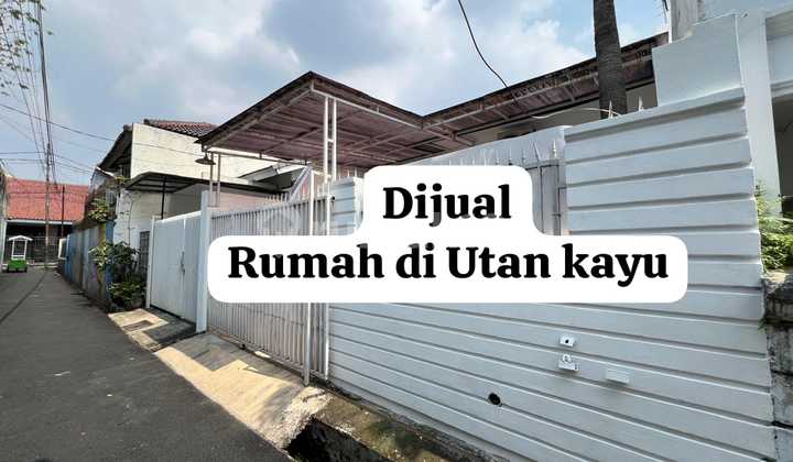House for sale on Utan Kayu Street. Matraman. East Jakarta. 2