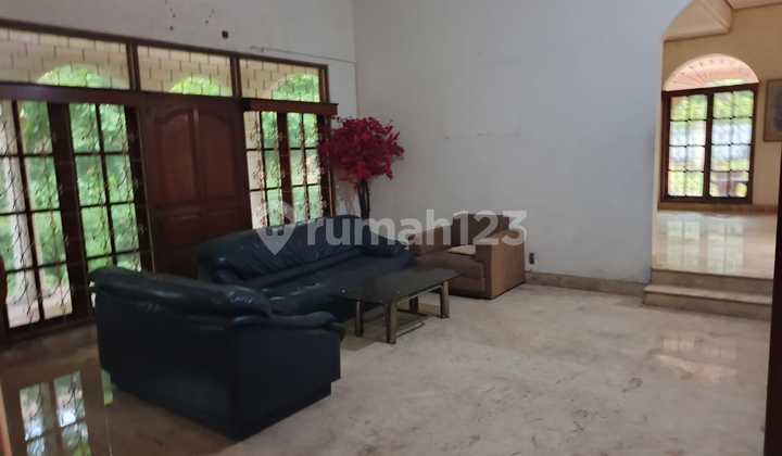 For Rent: 2-Story Building by the Road in Kayu Putih, East Jakarta