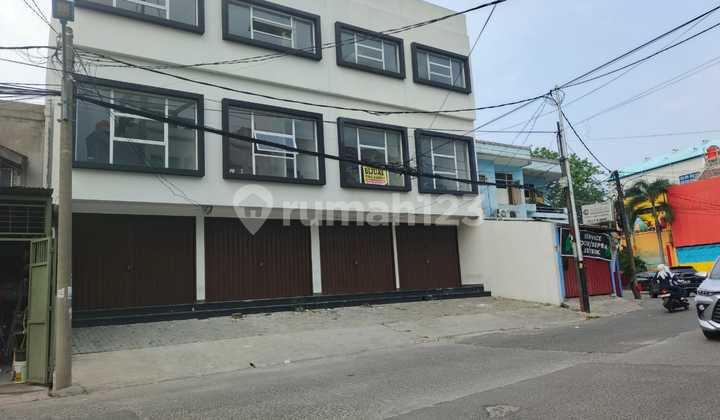 Ruko Dijual Baru 3 Lantai Di Taman Ratu