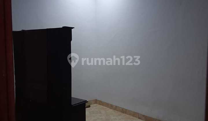 Di Sewakan rumah strategis besar semi furnished lokasi jakarta pusat Johar Baru 2