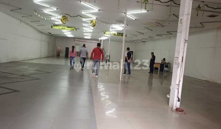 For Rent 1 Floor Large Shop House in Pondok Bambu Pahlawan Revolusi Former Showroom and Motorcycle Workshop 2