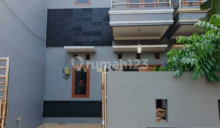 Disewakan Rumah sewa Johar baru 2.5 lantai Jakarta Pusat