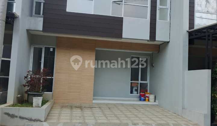 Dijual Rumah Take Over Rumah Baru di Pondok Gede Dalam Cluster Lokasi Strategis One gate system