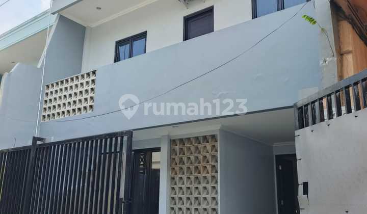 Disewakan Rumah Cantik 2Lantai Di Kayu Putih Jakarta Timur Disewakan Rumah Cantik 2Lantai Di Kayu Putih Jakarta Timur