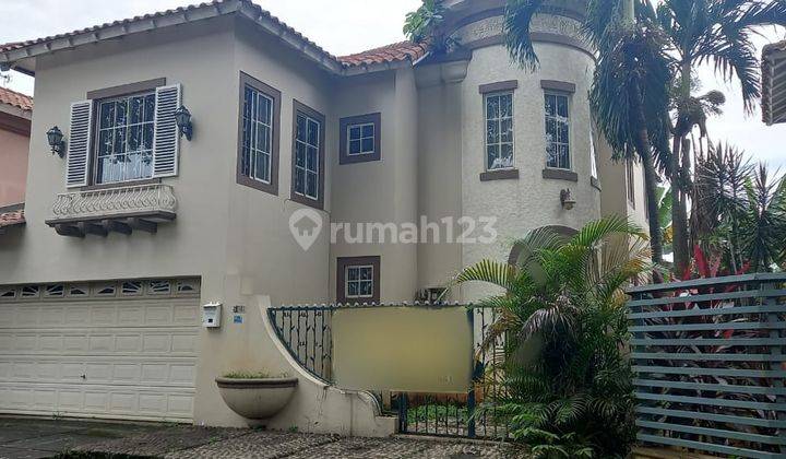 Rumah 2 Lantai Jalan Kalimantan Boulevard di Lippo Karawaci Tangerang 1