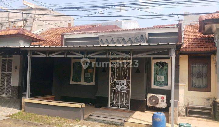 tampak depan rumah bagus di taman ubud