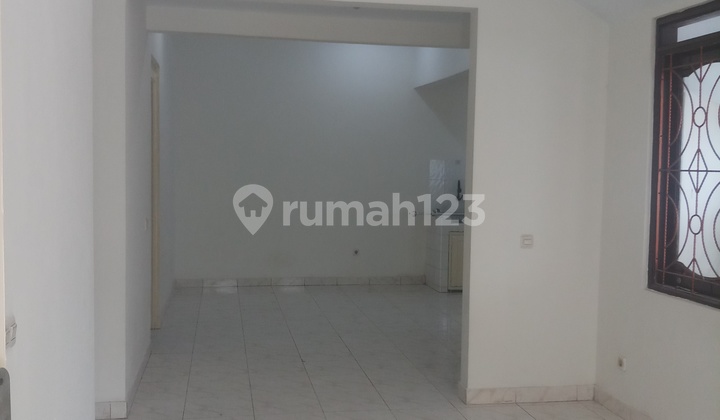 Hook House Taman Ubud Kencana in Lippo Karawaci Tangerang 2