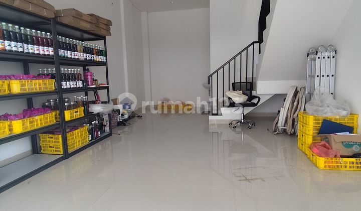 Ruko  dikelilingi cluster premium di BSD dekat IPEKA 2